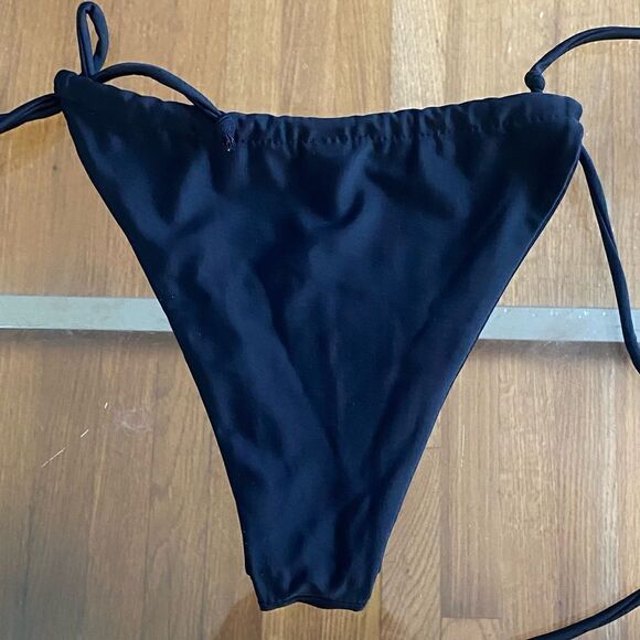 Black string bikini bottom. string tie side, size small - Picture 4 of 6